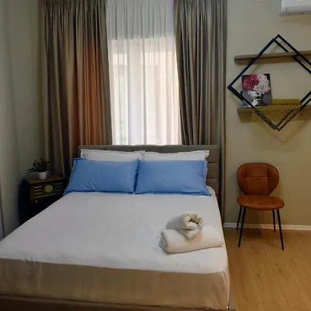City Center And Apartment *